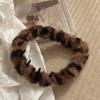 Faixa de Cabelo Ondulada de Pelúcia Estampa de Leopardo Retrô para Mulheres Outono e Inverno Lavagem de Rosto Grampo de Cabelo Alta Pressão Craniana Faixa de Cabelo Acabamento de Cabelos Quebrados Acessório de Cabeça