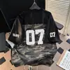 Camiseta de Manga Curta para Homem, Marca da Moda, Verão, Caimento Solto, Manga 3/4, Novo Estilo 2025, Moda de Celebridade da Internet, Top Simples Estampado