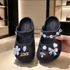 Zapatos Croc para Niños Sandalias de Playa para el Hogar de Verano 2026 Nuevas Chanclas para Interiores para Niñas y Niños Deslizadores para Exteriores para Padres e Hijos