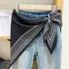 Bufanda Triángulo Flor de Anacardo Coreana Cortina de Trasero Accesorios en Capas para Mujer Cinturón de Jeans Cintura Bufanda de Seda Camisa a Juego para Viaje