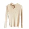 Suéter de pescoço pendurado feminino primavera outono e inverno 2024 Novo Design Sense Niche Malha Clavícula Base Camisa Sexy Top