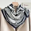 Lenço Quadrado Pequeno de Algodão e Linho Patchwork com Estampa de Flor de Caju para Mulheres, Acessório Elegante para Outono e Inverno para Combinar com Camisas e Blazers, Lenço da Moda para Amarrar na Cintura