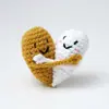 Enfeites de Crochê Feitos à Mão Abraçando Amor no Atacado, Novos Produtos Que Se Combinam Para Criar uma Boneca Feita à Mão, Um Sucesso Transfronteiriço