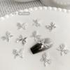 Mini mariposas de lujo para decoración de uñas, accesorios para mujer, aleación plateada retro, lazo, diamantes, novedad de 2024
