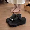 Sandalias de cuña de suela gruesa para playa para el verano de 2026, nuevo estilo para usar con faldas, chanclas de tacón alto para mujeres petite
