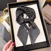 Pañuelo de Seda con Estampado de Lunares Fresco y Sencillo, Versátil y Elegante, Pañuelo de Cuello de Alta Gama, Decoración Profesional, Pañuelo Cuadrado Sencillo