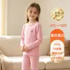 Conjunto de ropa interior térmica para niñas de otoño e invierno hecho de terciopelo térmico, tops y pantalones térmicos de terciopelo cálido con proteína de seda