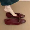 Zapatos Planos Suaves Chuyuji de Punta Cuadrada Estilo Francés para Mujer 2026 Primavera y Otoño Nuevo Estilo de Hada Lazo Rojo