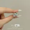 Aretes de Circonita de Lujo Ligero Estilo Francés, Aretes de Diseño Simple Nicho, Exquisitos Aretes Clásicos Versátiles de Moda Atmosféricos para Mujer