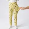 26 pantalones nuevos de otoño para niños, con estampados de dibujos animados, pantalones largos, adecuados para niños mayores, cómodos para usar en casa y para dormir, con cintura alta elástica y diseñados para mantener a los niños abrigados