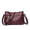 Bolso de hombro de moda estilo coreano 2026 para mujeres de mediana edad, simple y moderno, un bolso de mano elegante para mamás