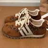 Tênis retrô com estampa de leopardo Forrest Gump para mulheres, nova coleção outono 2026, tênis de treino alemães em camurça, tênis esportivos casuais de sola grossa, versáteis e modernos
