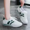 Zapatos Forrest Gump Zapatos de Mujer 2025 Nuevos Primavera y Otoño Casual Zapatos Planos de Cuero Transpirables Moda Estudiante Suela Suave Zapatos Blancos
