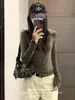 Camiseta de manga larga marrón con cuello redondo, estilo retro americano, mangas acampanadas para mujer, principios de otoño 2026, corte ajustado, top básico que favorece la figura