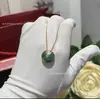Collar con Amuleto V-Gold de Alta Calidad Bañado en Oro Rosa de 18K, Perla Blanca, Colgante de Ágata Roja, Cadena para Clavícula con Cierre de Seguridad