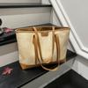 Bolsa de Grande Capacidade para Mulheres 2025 Novo Estilo Casual Retro Bolsa de Ombro Fashion e Estilosa Bolsa para o Dia a Dia Bolsa Tote