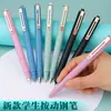 Estudiantes sujetando un bolígrafo con postura positiva y presionando un bolígrafo de 0.38 mm pueden reemplazar la bolsa de tinta alto valor de color escritura aprendizaje caligrafía escritura tarea