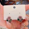 Aretes de botón de pétalos de margarita de lujo ligero retro en color contrastante 2022 nuevos aretes de moda estilo Mori de Hong Kong aretes personalizados de aguja de plata