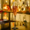 Copa de vino tinto roja oblicua de cristal hecha a mano estilo europeo, copa de champán oblicua, copa de cóctel, copa de Martini, copa de vino