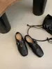 Nuevos zapatos de cuero brogue ultra suaves con patrones en relieve, colección otoño 2026, de suela plana, aptos para ir al trabajo, estilo Mary Jane
