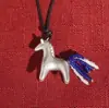 En Stock Ventas Directas de Fábrica Exclusivo Transfronterizo de Amazon Cadena Larga con Colgante de Caballo Pequeño para Mujer Nueva Cadena de Suéter 2026