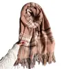 Cachecol Xadrez Casual Moda Outono e Inverno Quente Xale Feminino Versátil Roupa de Trabalho Fio de Lã com Franjas Cachecol de Imitação de Caxemira