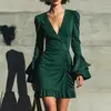 Vestido plisado de cuello en V profundo estilo europeo y americano transfronterizo 2026 con mangas abullonadas, mangas largas acampanadas y cintura con volantes