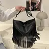 Bolsa de Ombro com Franjas Estilo Boêmio de Nicho 2025 Nova com Rebites Superfície Macia Bolsa Tote Casual Bolsa Transversal Bolsa Feminina