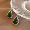 Brincos Vintage de Agulha Prateada com Diamantes, Formato Quadrado, Estilo Palácio Retrô, Brincos de Tarraxa Elegantes com um Toque de Luxo Leve e Sofisticação