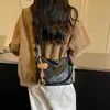 Bolso de hombro simple y versátil, nuevo bolso cruzado de moda 2026 para el día a día, gran capacidad, color liso, bolso de hombro de lujo ligero para debajo del brazo