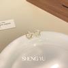 Exquisitos pendientes dorados con forma de cruz de diamantes, elegantes y populares en Internet, a prueba de explosiones, ligeros y lujosos para mujer.