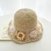Chapéu de Palha para Mulheres com Design Floral Vazado, Chapéu de Dança do Leão para Férias na Praia de Verão, Chapéu de Pescador Crochê à Mão, Chapéu de Sol e Proteção Solar