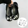 Diapositivas para Zuecos Estilo Nuevo Corazón Dulce Rosa Cereza Hebilla de Zapato de Perla Resistente Moda Accesorios Desmontables DIY