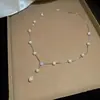 Colar de Pérola com Flor de Zircônia, Corrente de Clavícula Estilo Francês de Luxo Discreto e Nicho, Acessório de Pescoço Moderno e Versátil para Mulheres