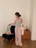 Colete Tricotado em Tencel Brisa do Sul da França para Mulheres, Novo Design Listrado Primavera/Verão, Fácil de Combinar, Modelagem Justa, Valoriza a Silhueta, Regata com Costas Nadador e Gola U.