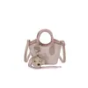 Bolsa Saco Simples Nova Moda Primavera para Mulheres Estilo Coreano Design de Nicho Bolsa Transversal de Ombro de Mão