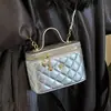 Bolso de hombro y bandolera de nicho de alta gama para mujer, nuevo y moderno estilo de verano 2026, bolso tipo caja con cadena acolchada inspirado en Chanel