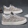 Zapatos de Hombre Transfronterizos, Transpirables de Verano 2024 Nuevas Zapatillas Deportivas Casuales, Zapatos de Lona Versátiles de Suela Suave para Hombre, de Suela Gruesa