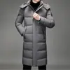 Ropa de Invierno 2025 Nueva Chaqueta de Plumas Transfronteriza para Hombre Moda Coreana Juvenil Chaqueta Larga con Capucha sin Cuello
