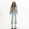 Naranja joven # Colección de otoño: Jeans de mezclilla acampanados, ajustados, que realzan la figura y elegantes para mujer, con un diseño de cintura alta de moda y un corte cropped versátil.