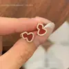 Brincos de alta qualidade, totalmente cravejados de diamantes, de tamanho pequeno para mulheres, apresentando um design de luxo leve, estilo chinês com detalhes em madrepérola, primorosamente trabalhados, delicados e versáteis