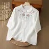 Nueva camisa retro bordada de algodón y lino estilo chino para mujer, nuevo modelo de verano, blusa artística de cinco mangas fina y transpirable