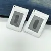 Porta-Cartões Branco de Couro Personalizado Porta-Cartões de Couro para o Dia a Dia para Cartões de Refeição, Cartões de Ônibus, Porta-Crachás Chaveiro com Pingente de Couro Porta-Bolsa