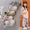 Zapatos Casuales de Bloques de Color para Niños 2026 Nuevo Otoño Niños Medianos a Grandes Versátiles Cómodos Hebilla Giratoria Deportivos Antideslizantes