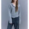 Camiseta con Capucha de Algodón Ligero Ligeramente Elástico 'Temporada Relajante' de Yinhe STUDIO con Media Botonadura y Raya de Color Contrastante para Mujer