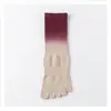 Calcetines de yoga de cinco dedos del fabricante original, calcetines creativos profesionales antideslizantes de color degradado de cinco dedos, calcetines de Pilates de media pantorrilla con dedos separados