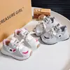 Zapatos casuales de otoño para niños, zapatillas de malla transpirable para estudiantes, zapatos tipo dad antideslizantes para niñas, modelo nuevo ligero 2026