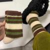 Calcetines de Corea del Sur para mujer, calcetines de caña media, nuevos de invierno, engrosados, cálidos, de terciopelo de visón, calcetines para mujer, calcetines de rayas con combinación de colores, calcetines apilables