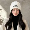 Otoño Invierno Estilo Americano Gorro de Lana Bordado con Letras Cálido para el Frío Gorro de Punto Versátil Estilo Coreano Moderno Unisex Estilo Pareja