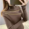 Suéter de Punto Ajustado para Otoño/Invierno 2026 con Cuello Semi Alto, Camisa Base Estilo Chanel para Mujer con Parche de Malla, Top Elegante